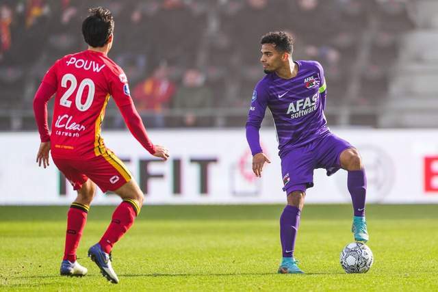 穆迪25分青岛加时胜天津 顾全40分深圳胜山东