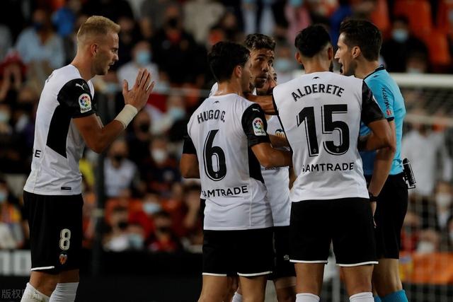 踢球者对德甲球队夏窗引援评分 拜仁第一多特第十